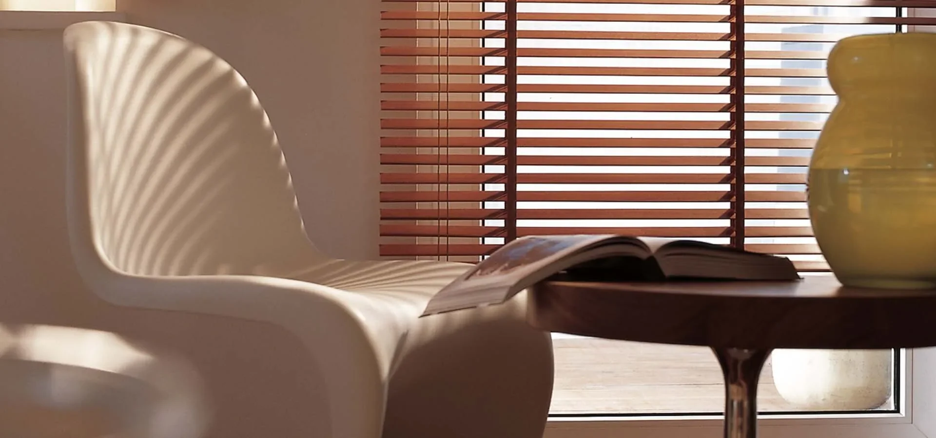 329-raamdecoratie_houten-jaloezien_header.webp 329-raamdecoratie_houten-jaloezien_header.webp